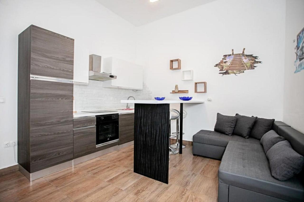 Apartments Punta 2 Omiš Zewnętrze zdjęcie