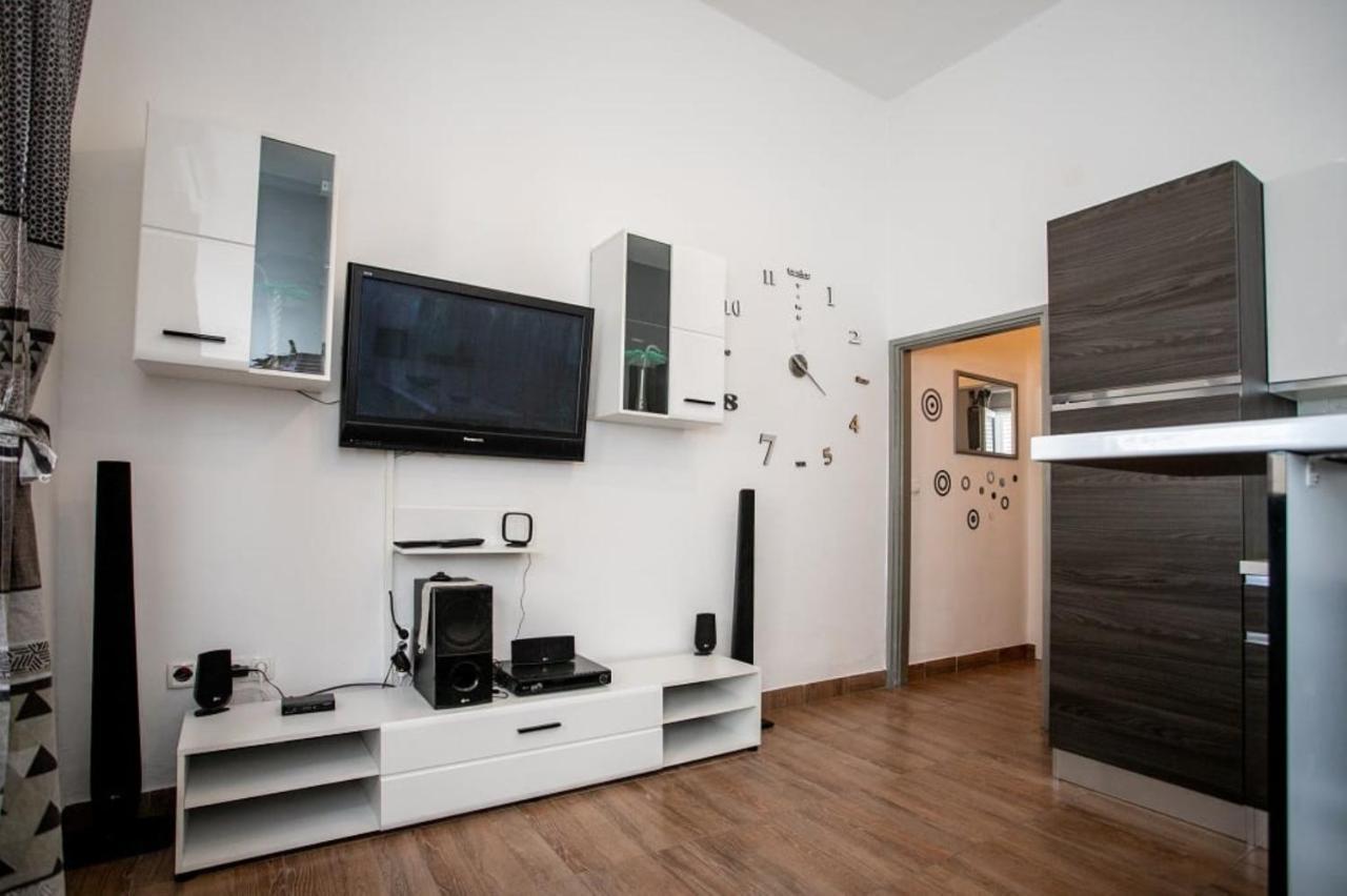 Apartments Punta 2 Omiš Zewnętrze zdjęcie