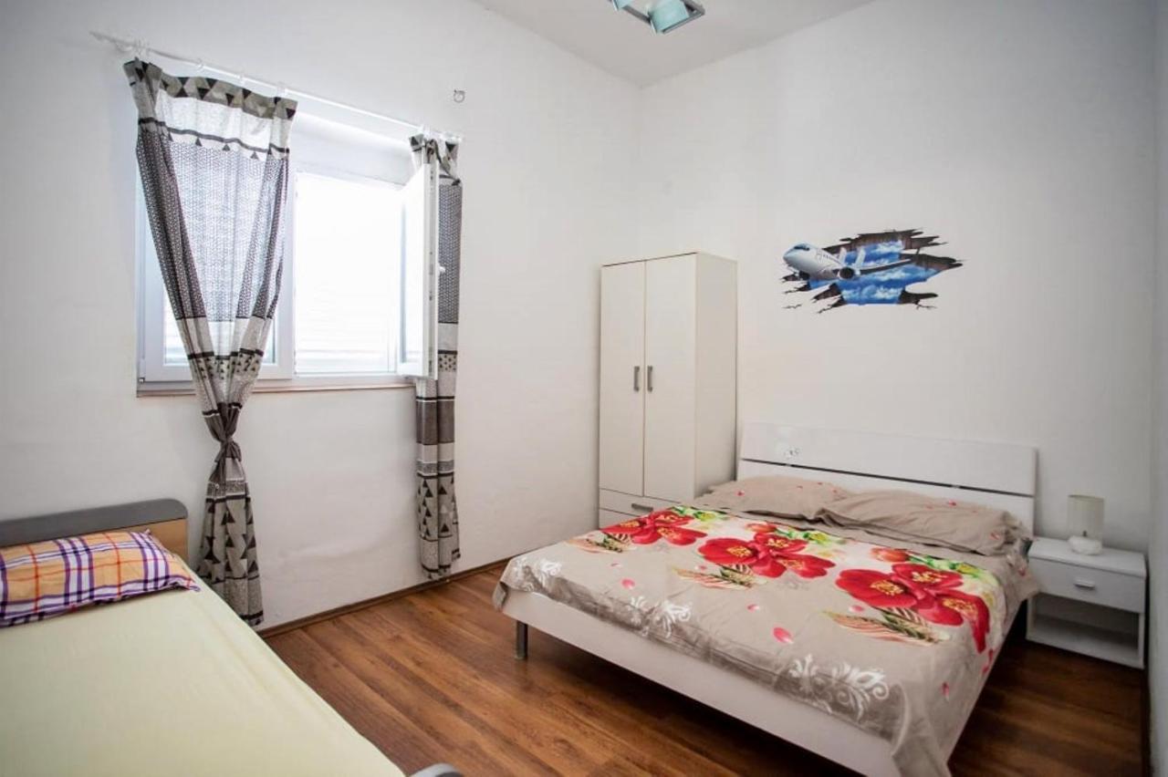 Apartments Punta 2 Omiš Zewnętrze zdjęcie
